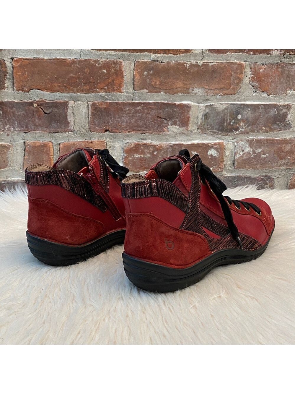 Bionica Red Leather Lace Up Booties, Size 8.5M - Picture 10 of 17